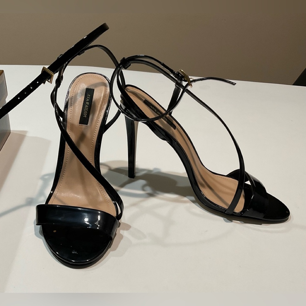 🌺Ava & Aiden Black Ankle Strappy Heels, Size 9.5